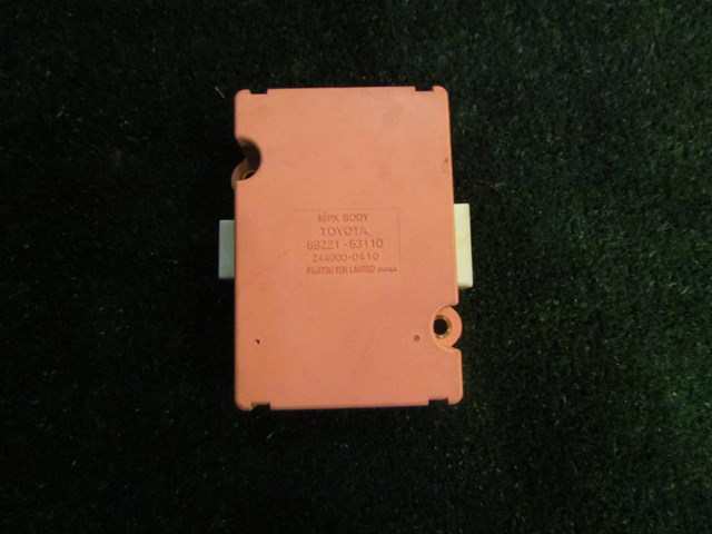 2002 Lexus IS300 Fuse Box Body Module 89221 53110