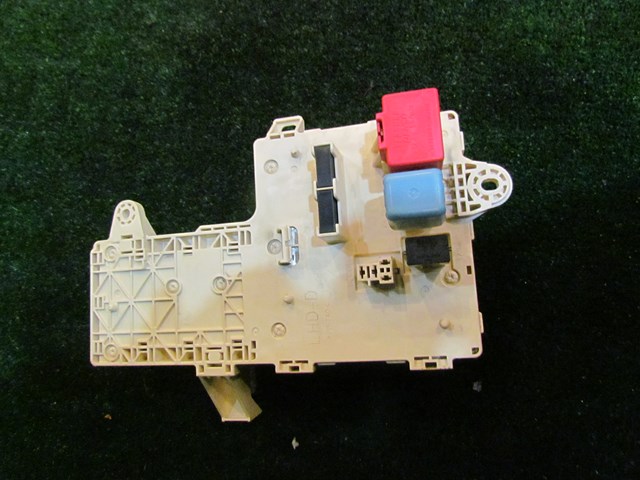 2002 Lexus IS300 Fuse Box