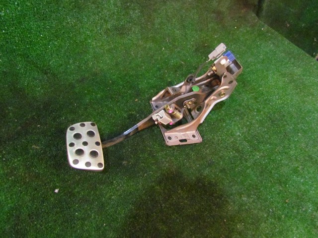 2002 Lexus IS300 Brake Pedal