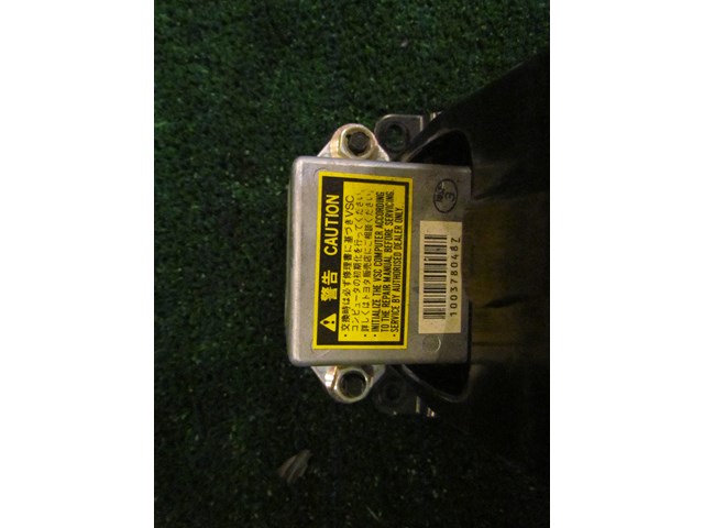 2002 Lexus IS300 Yaw Rate Sensor w/Bracket 89183 30060