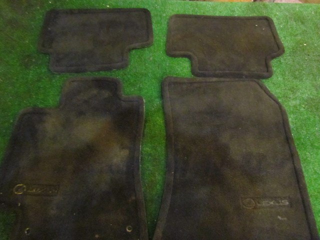 2002 Lexus IS300 Floor Mat Set 
