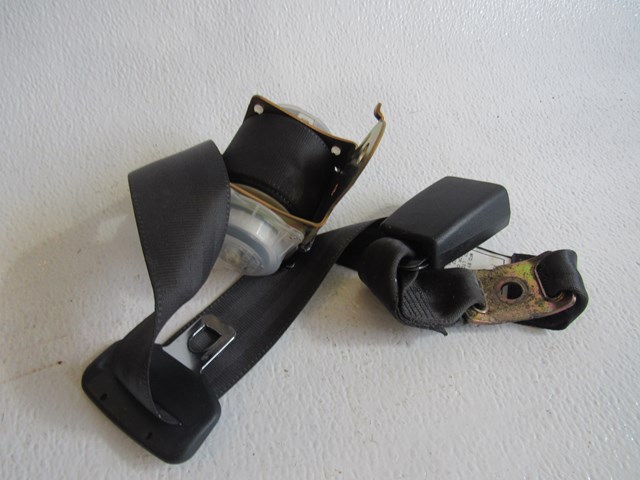 2002 Lexus IS300 Rear Center Seat Belt 
