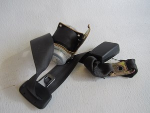 2002 Lexus IS300 Rear Center Seat Belt 