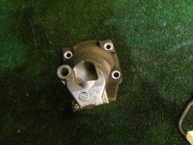 2002 Lexus IS300 LH Driver Engine Mount