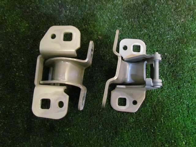 2013 BMW 128i Convertible Midcover Hinges 