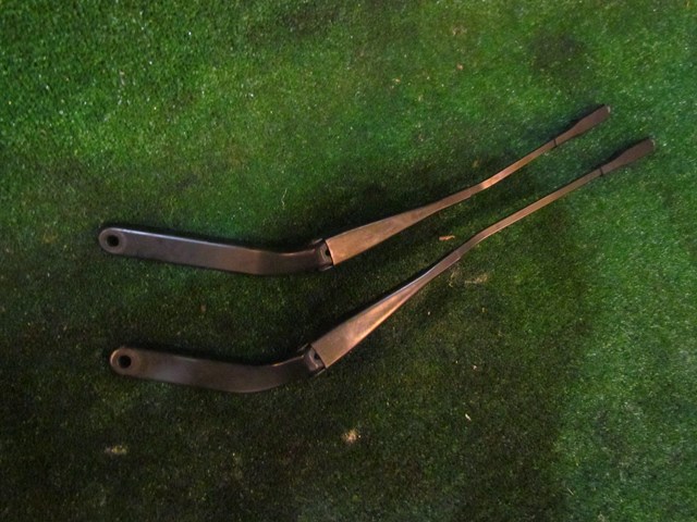2013 BMW 128i Convertible Wiper Arm Set