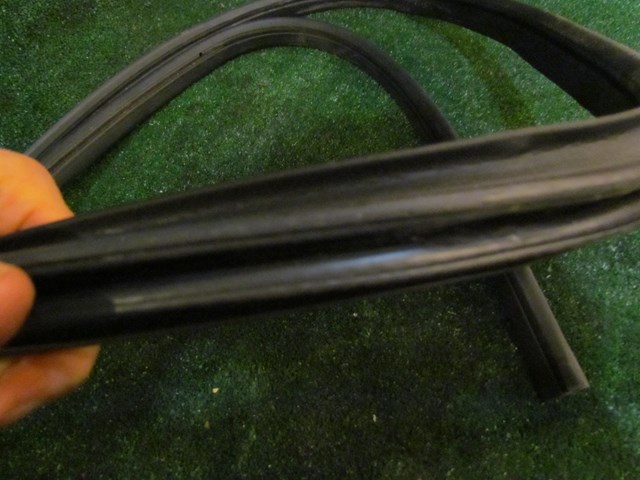 2013 BMW 128i Convertible RH Passenger Door Seal