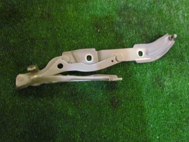 2013 BMW 128i Convertible LH Driver Trunk Hinge