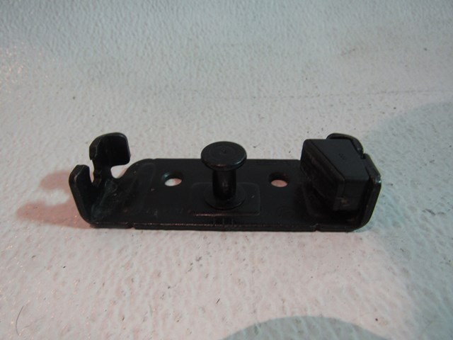 2013 BMW 128i Convertible Trunk Latch Striker Plate