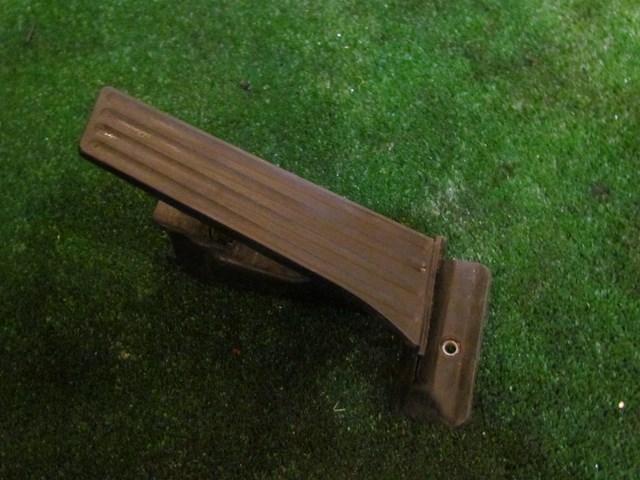 2013 BMW 128i Convertible Gas Pedal