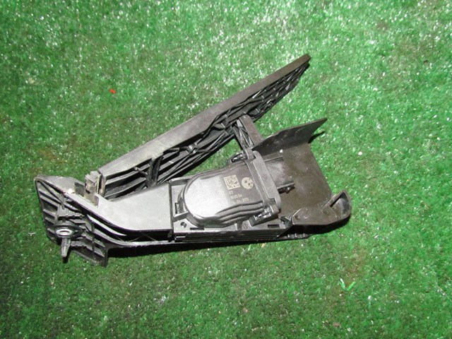 2013 BMW 128i Convertible Gas Pedal