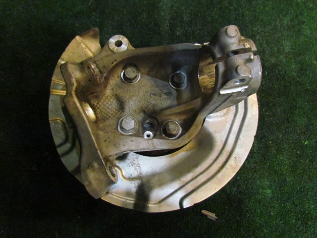 2013 BMw 128i Convertible Front LH Driver Spindle