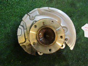 2013 BMw 128i Convertible Front LH Driver Spindle