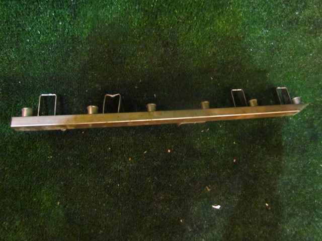 2013 BMW 128i Convertible Fuel Rail- See Details