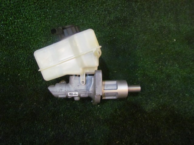 2013 BMW 128i Brake Master Cylinder.