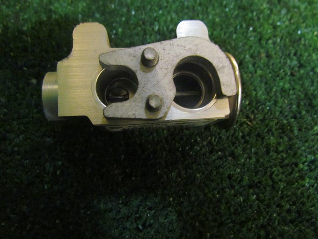 2013 BMW 128i Convertible AC Vapor Valve Block 64119226078-02