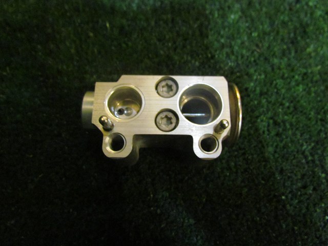 2013 BMW 128i Convertible AC Vapor Valve Block 64119226078-02