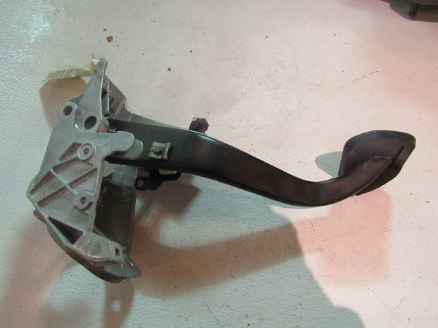 2013 BMW 128i Convertible AT Brake Pedal