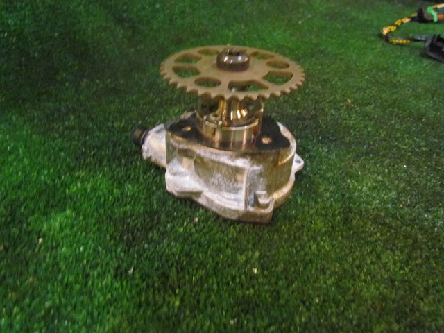 2013 BMW 128i E88 Vacuum Pump / Engine Vacuum Pump OEM 11417516128