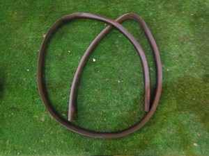 2003 Subaru Impreza WRX LH Driver Front Door Body Seal 