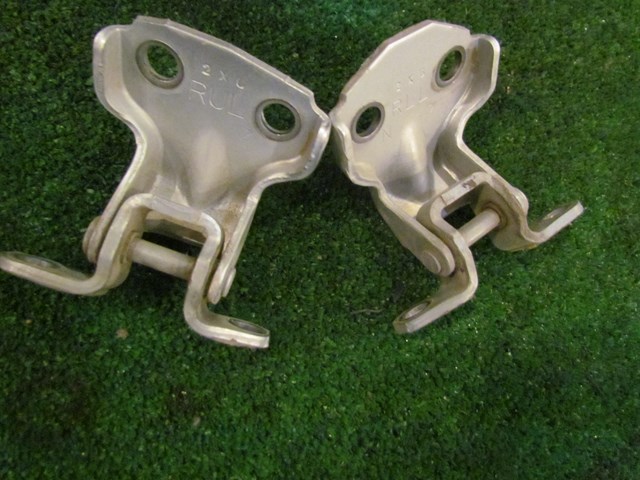 2003 Subaru Impreza WRX Rear LH Driver Door HInge Set