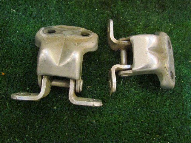 2003 Subaru Impreza WRX Rear RH Passenger Door Hinge Set