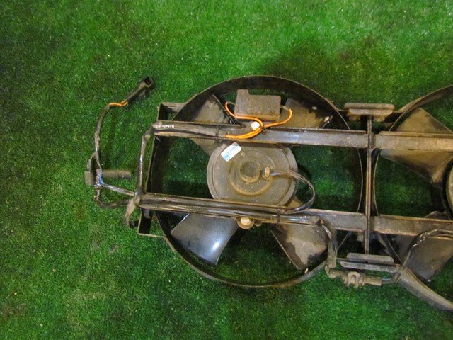 2001 Bentley Arnage Radiator Cooling Fan Assembly OEM D007063 & D007053