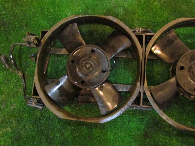 2001 Bentley Arnage Radiator Cooling Fan Assembly OEM D007063 & D007053