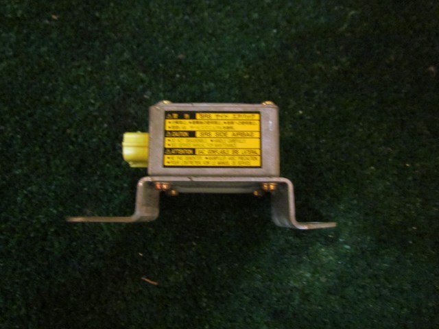 2003 Subaru Impreza RH Passenger Side Impact Sensor 98235FE020