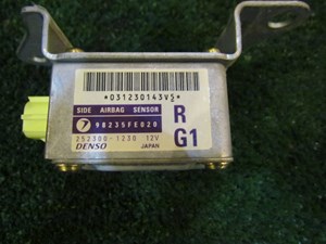 2003 Subaru Impreza RH Passenger Side Impact Sensor 98235FE020