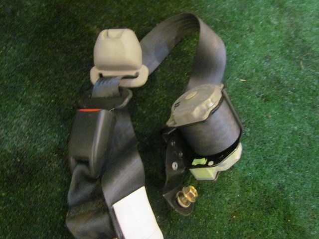 2003 Subaru Impreza WRX Rear RH Passenger Seat Belt & Buckle