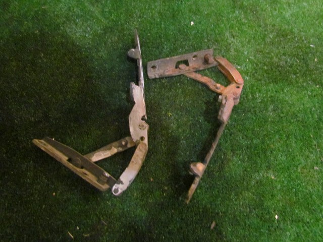 2001 Bentley Arnage Hood Hinge Set