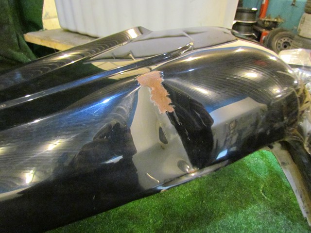 2001 Bentley Arnage LH Driver Fender (Major Dents AS IS)