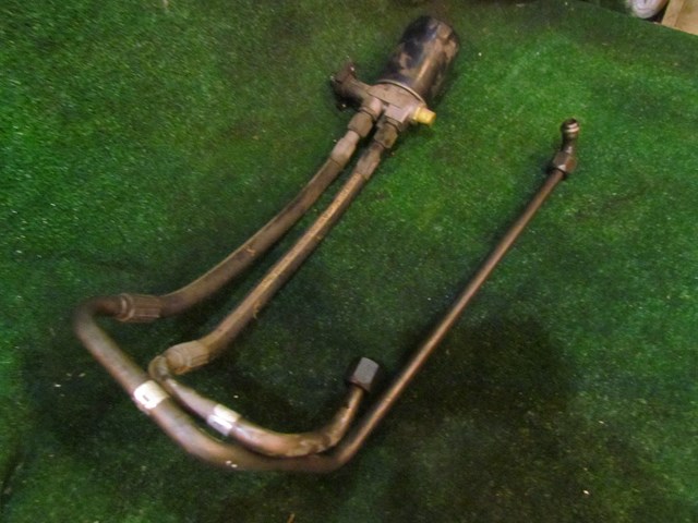 2001 Bentley Arnage Oil Filter Housing w/Lines