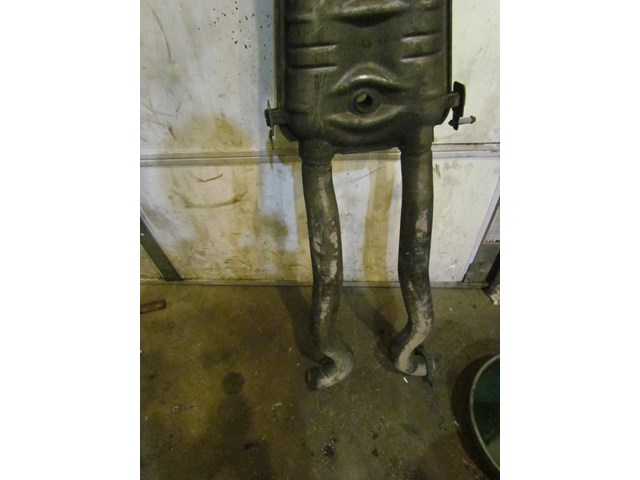 2001 Bentley Arnage Exhaust Midpipe Resonator OEM