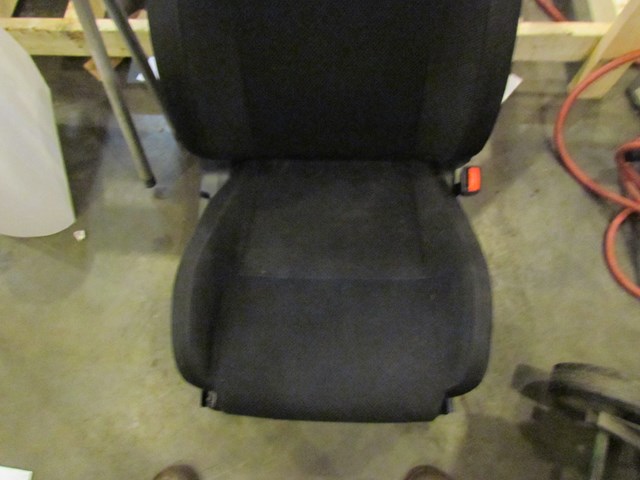 2005 Subaru Impreza Wagon RH Passenger Front Seat