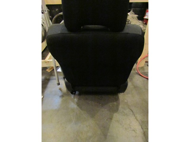 2005 Subaru Impreza Wagon RH Passenger Front Seat