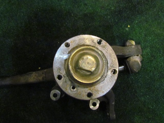 2001 Bentley Arnage Front RH Passenger Spindle Kuckle