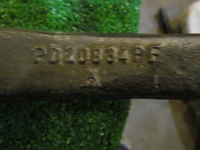 2001 Bentley Arnage Front RH Passenger Spindle Kuckle