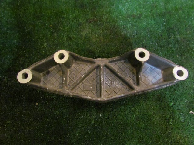 2001 Bentley Arnage Driveshaft Support Mount PN22638PD