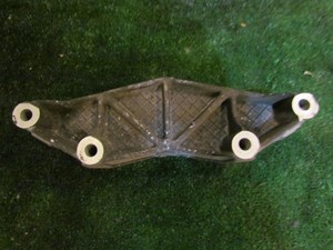 2001 Bentley Arnage Driveshaft Support Mount PN22638PD