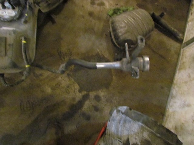 2004 Audi A8L D3 Gas Tank w/Fuel Pumps 4E0 201 021