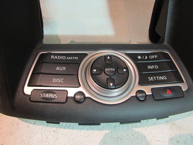 2008 Infiniti G37 Coupe Radio Controls w/Trim & Dash Vents