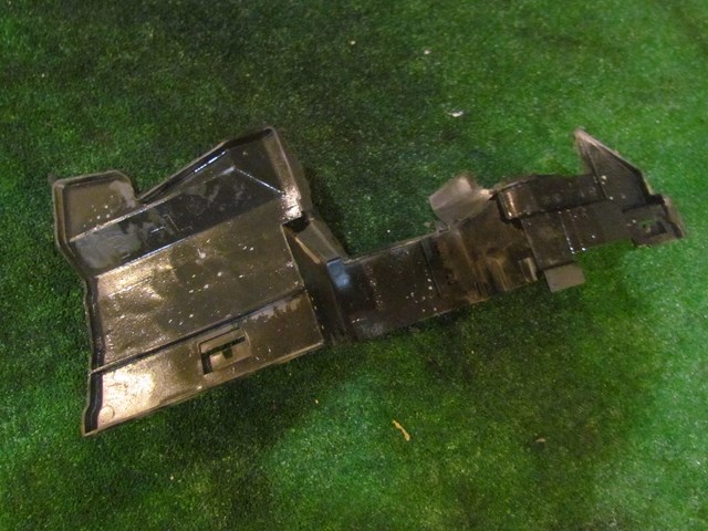 2008 Infiniti G37 Coupe LH Driver Radiator Side Seal Duct