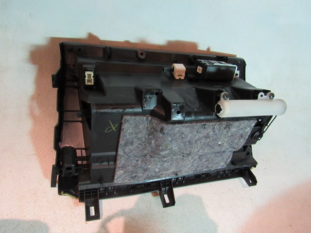 08 09  Infiniti G37 Coupe Glove Box