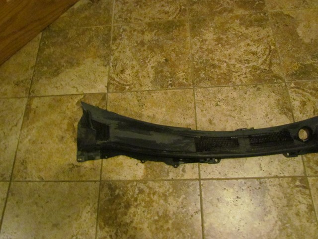2008 Infiniti G37 Coupe LH RH Windshield Wiper Cowl OEM