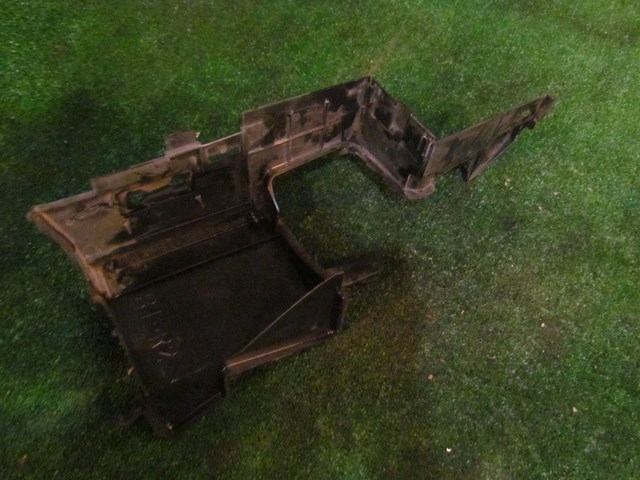 2008 Infiniti G37 Coupe RH Passenger Radiator Side Seal Duct