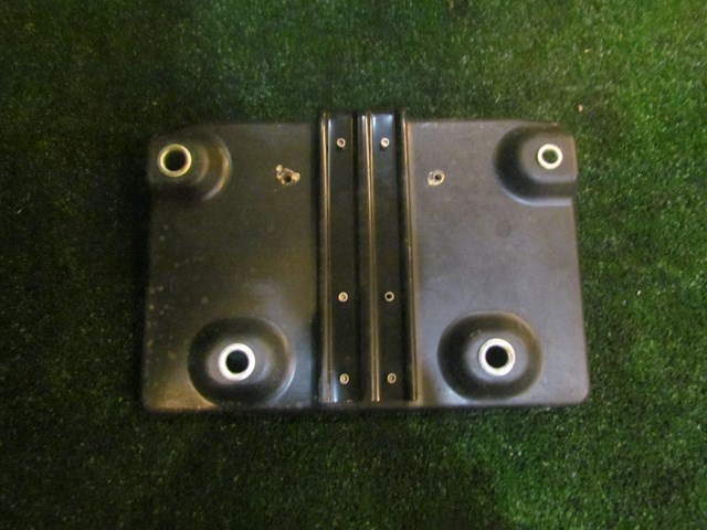 2008 Infiniti G37 Coupe Battery Tray