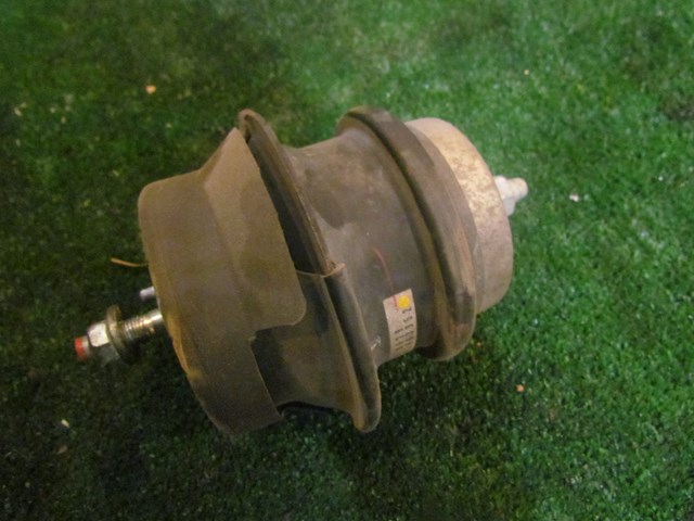 2008 Infiniti G37 Coupe RH Passenger Engine Mount Bracket