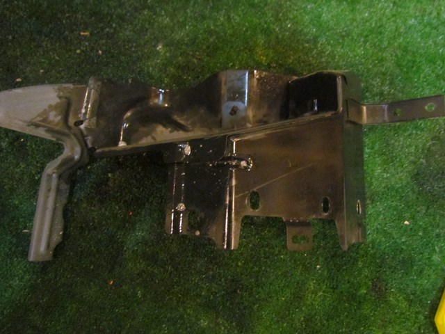 2008 Infiniti G37 Coupe Rear LH Driver Corner Bracket Thinger